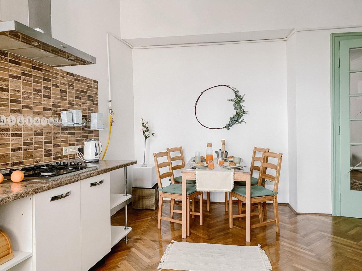 Apartament Simsimdoba Czerniowce Zewnętrze zdjęcie